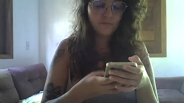 Snapshot of Blue_Liz chatting on 04-27-26, 05:33 Blue Liz online show from 04-27-26, 05:33