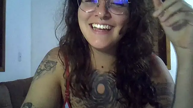Snapshot of Blue_Liz chatting on 05-05-26, 08:56 Blue Liz online show from 05-05-26, 08:56