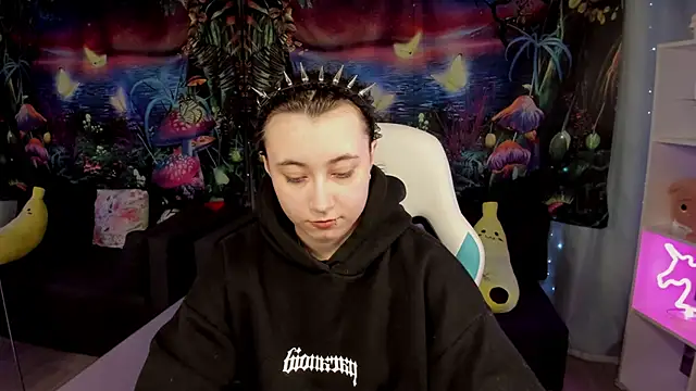 ClaraParks online show from 04-11-26, 07:45