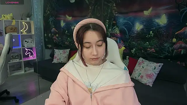 Snapshot of ClaraParks chatting on 02-04-26, 08:26 ClaraParks online show from 02-04-26, 08:26