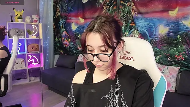 Snapshot of ClaraParks chatting on 03-03-26, 06:59 ClaraParks online show from 03-03-26, 06:59