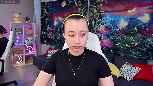 ClaraParks online show from 10-17-25, 05:59