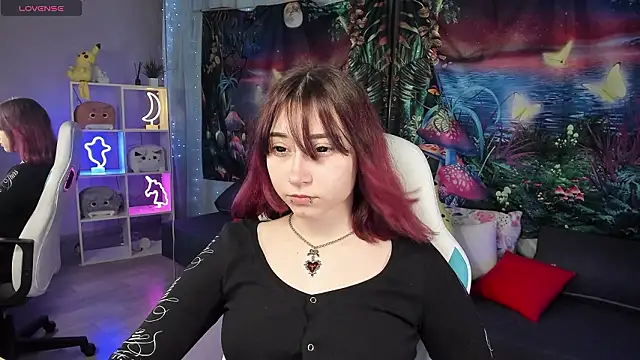 Snapshot of ClaraParks chatting on 02-11-26, 07:25 ClaraParks online show from 02-11-26, 07:25