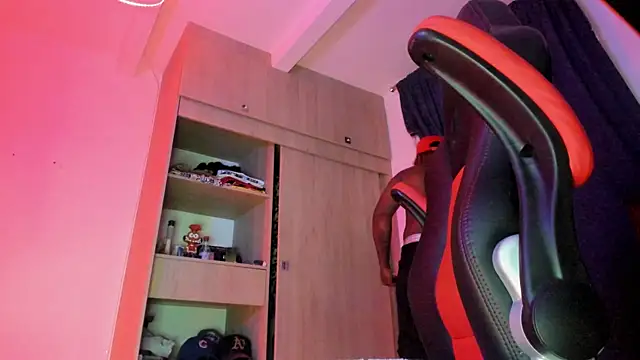 CorvisXnc0012 online show from 10-23-25, 03:27