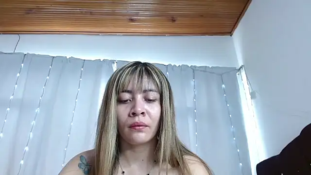 Snapshot of Charlothe_Wright chatting on 07-12-26, 05:58 Charlothe Wright online show from 07-12-26, 05:58