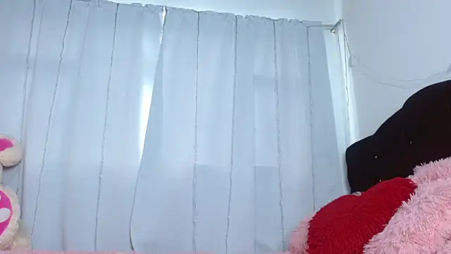 Charlothe Wright online show from 03-27-26, 06:09