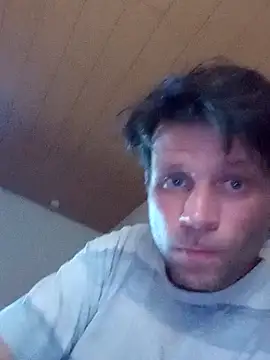 Snapshot of PascalHot87 chatting on 06-17-26, 01:32 PascalHot87 online show from 06-17-26, 01:32
