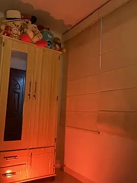 Lily  18 online show from 01-17-26, 05:33