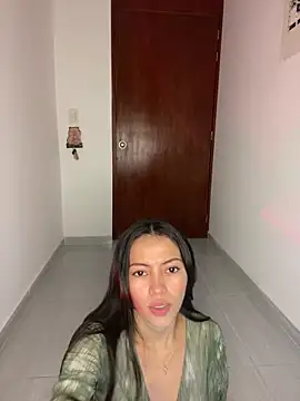 Lily  18 online show from 12-22-25, 12:11