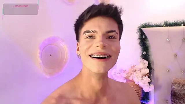 Dulcey  online show from 12-19-25, 07:00