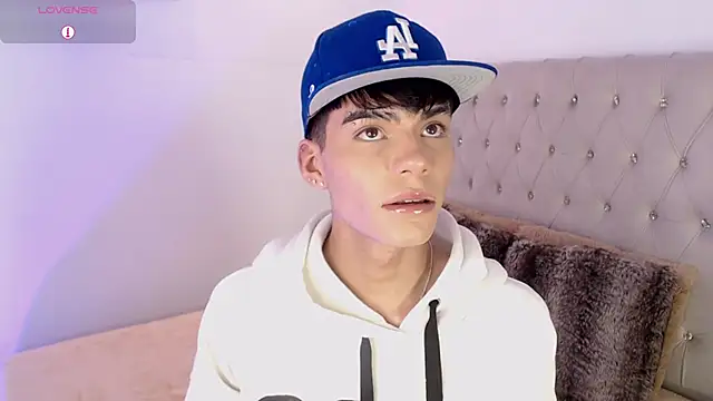 Dulcey  online show from 10-06-25, 07:09