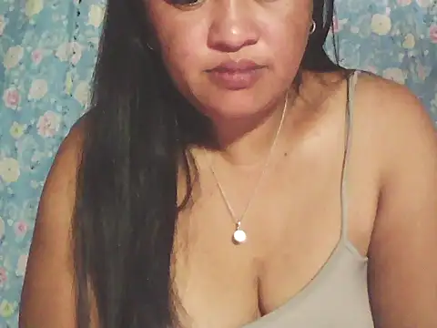 Snapshot of hotolivia34 chatting on 12-13-25, 10:05 hotolivia34 online show from 12-13-25, 10:05