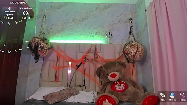 NikkyyRed online show from 11-02-25, 03:55