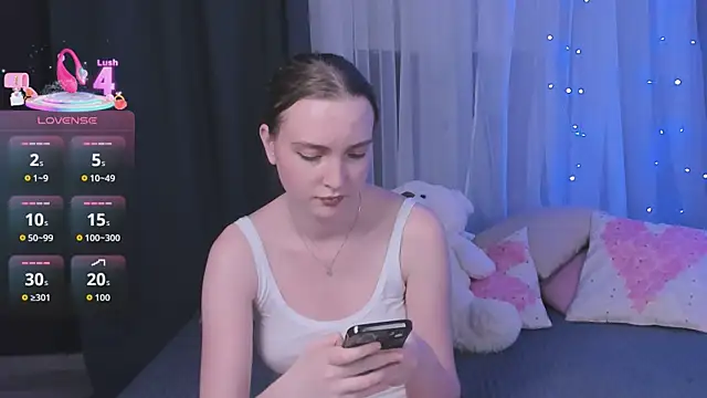 EllaBloom online show from 09-10-25, 03:00