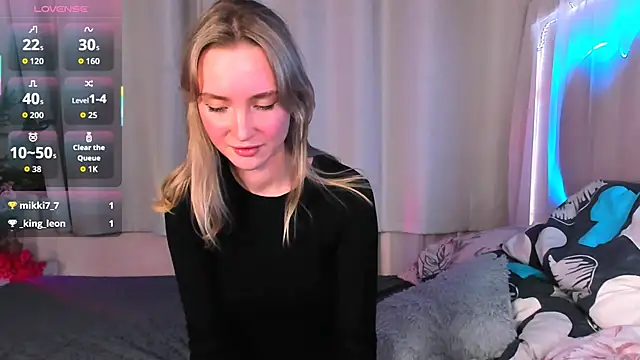 EllaBloom online show from 11-07-25, 05:39