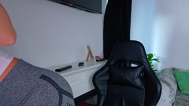 EvaBllake online show from 02-13-26, 06:02