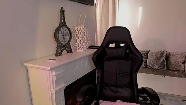 EvaBllake online show from 11-14-25, 06:28