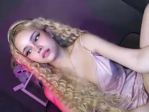 Snapshot of coffe_cat28 chatting on 07-25-26, 04:53 coffe cat28 online show from 07-25-26, 04:53