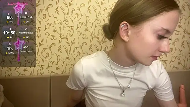 kittywithu online show from 09-17-25, 04:53