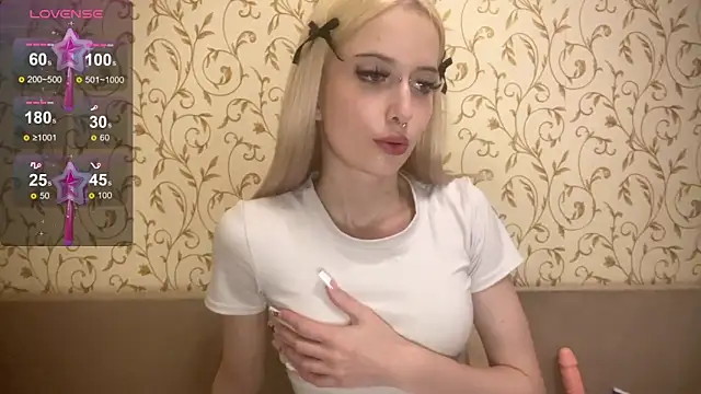 kittywithu online show from 10-16-25, 06:05