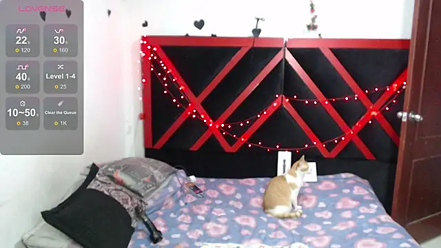 Snapshot of hecate_dark chatting on 10-14-25, 01:50 hecate dark online show from 10-14-25, 01:50