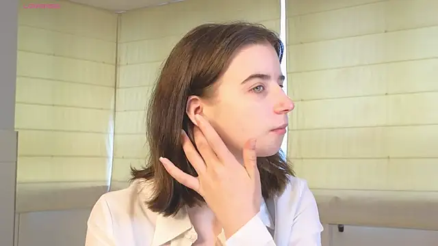 Snapshot of DorisDenmon chatting on 09-21-25, 03:11 DorisDenmon online show from 09-21-25, 03:11