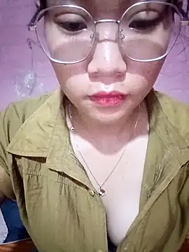 Snapshot of Maimai00 chatting on 09-23-25, 11:56 Maimai00 online show from 09-23-25, 11:56