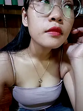 Snapshot of Maimai00 chatting on 10-01-25, 02:17 Maimai00 online show from 10-01-25, 02:17