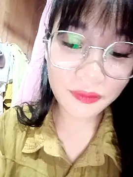 Snapshot of Maimai00 chatting on 10-20-25, 01:11 Maimai00 online show from 10-20-25, 01:11
