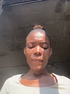 prettydollyy online show from 05-17-26, 07:19