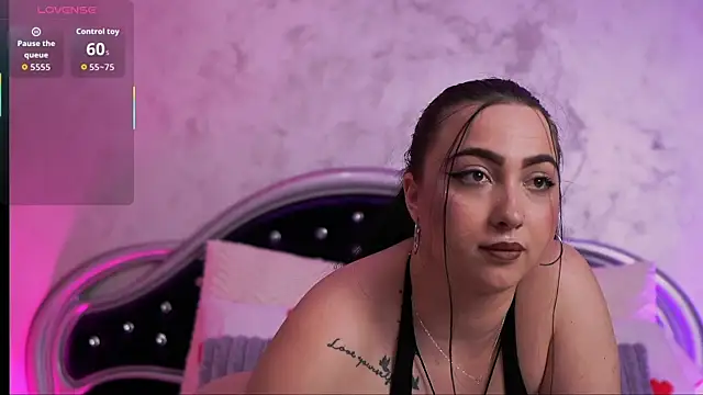 SweetySasha18 online show from 06-18-26, 05:18