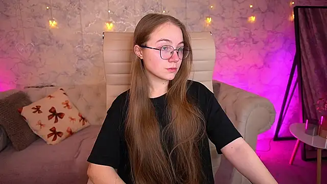 Snapshot of ArrinaWairr chatting on 05-04-26, 06:49 ArrinaWairr online show from 05-04-26, 06:49