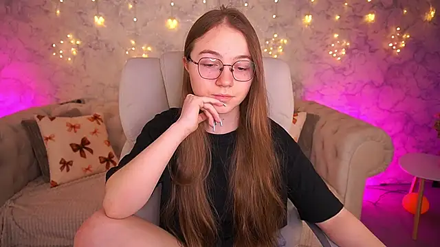 ArrinaWairr online show from 03-23-26, 07:41