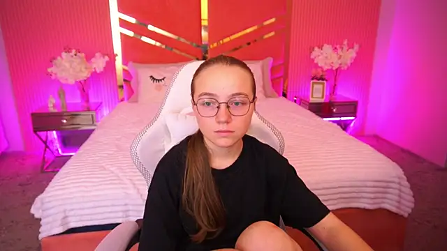 ArrinaWairr online show from 10-09-25, 07:42