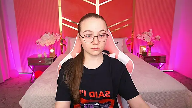 ArrinaWairr online show from 12-16-25, 09:13