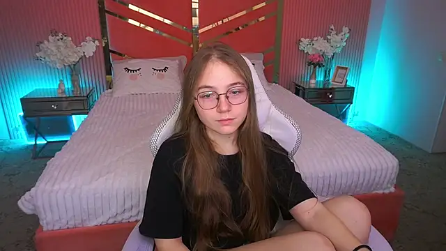 ArrinaWairr online show from 11-17-25, 08:29