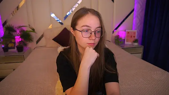 ArrinaWairr online show from 11-14-25, 09:02