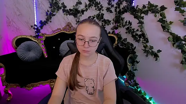 ArrinaWairr online show from 09-26-25, 07:15