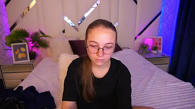 ArrinaWairr online show from 09-12-25, 07:41