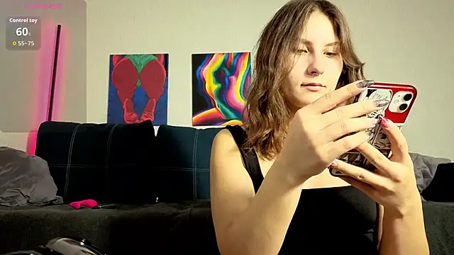 TrixiBell online show from 11-13-25, 04:16