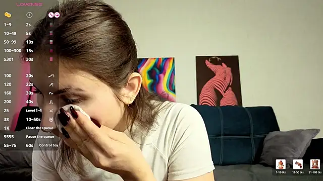 TrixiBell online show from 03-26-26, 05:06