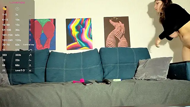 TrixiBell online show from 02-13-26, 05:07