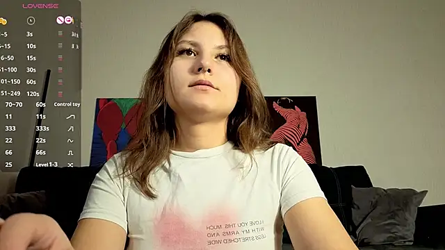 TrixiBell online show from 11-29-25, 04:23