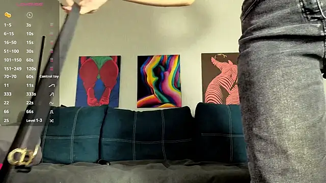 TrixiBell online show from 02-14-26, 04:13