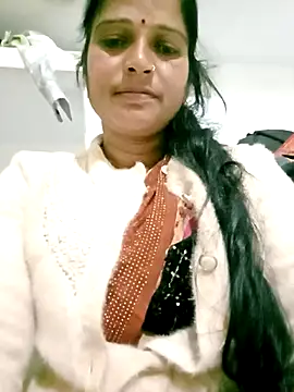 Cutreet online show from 12-15-25, 11:31