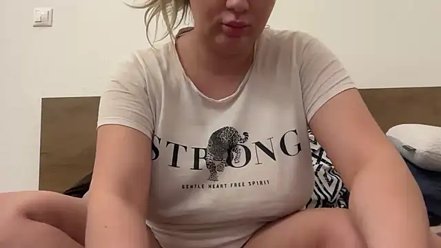 NellyExtraa online show from 05-15-26, 09:46