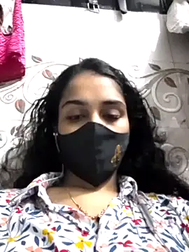 Snapshot of Zoya_G chatting on 09-22-25, 08:59 Zoya G online show from 09-22-25, 08:59