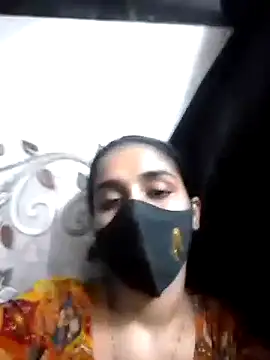 Snapshot of Zoya_G chatting on 10-15-25, 09:12 Zoya G online show from 10-15-25, 09:12