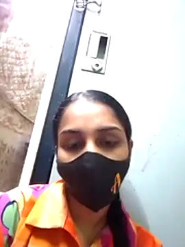 Snapshot of Zoya_G chatting on 12-15-25, 08:03 Zoya G online show from 12-15-25, 08:03