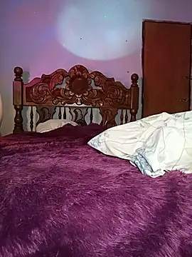 Snapshot of Rebecadiaz13 chatting on 05-18-26, 11:09 Rebecadiaz13 online show from 05-18-26, 11:09